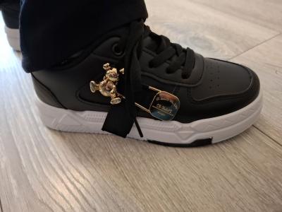 Parduodu naujus kedus 36 dydžio 