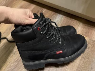 Berniuko aulinukai “ LEVI’S”