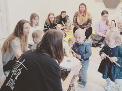 Užsiėmimai mažyliams „Dainuok su Manimi, Mamyte ir Tėveli“ Kaune