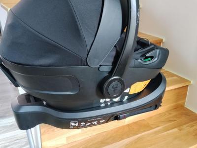 Autokėdutė su baze