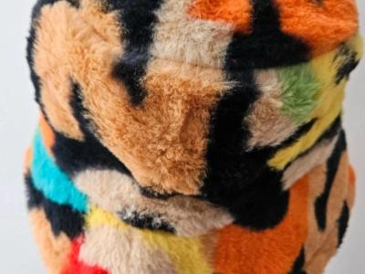 Dirbtinio kailio kepurė, universali