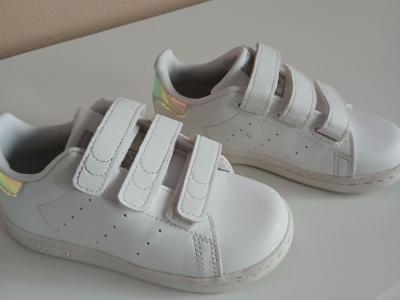 Adidas aveti pusvalandi.26 dydis